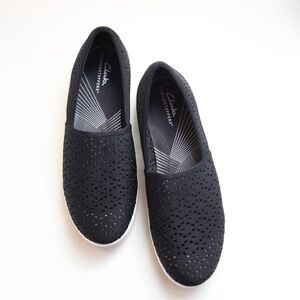 Clarks Cloudsteppers Women's Black Slip-On Eyelet Shoes Size 9 NWOT Casual Shoe